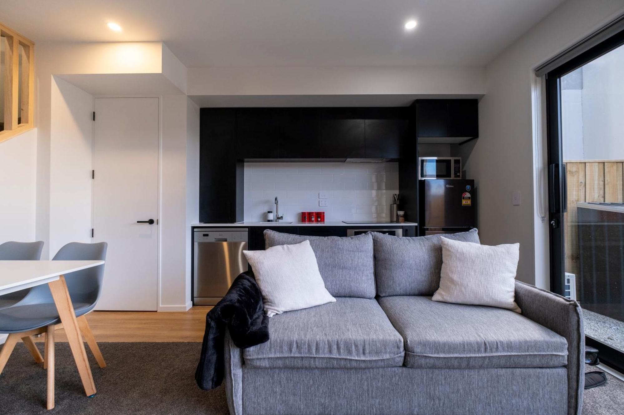 Luxury 2 Bed Townhome In Cbd Apartamento